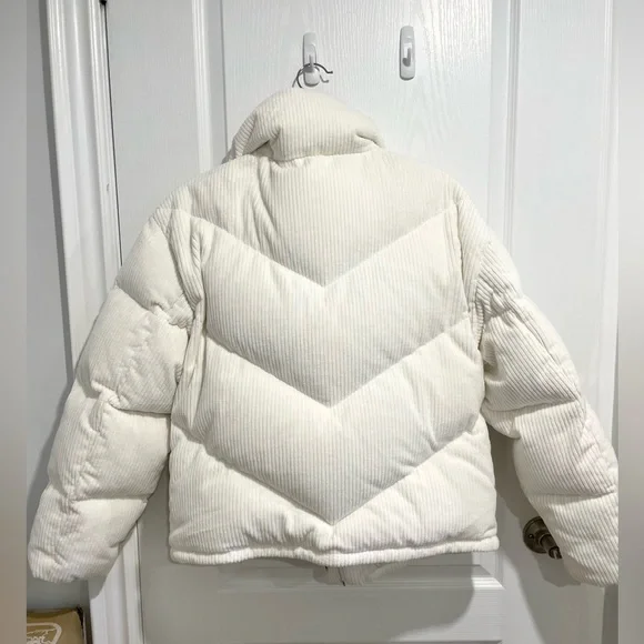 *SOLD* Aritzia Cream Bomber Jacket - Picture 3 of 10